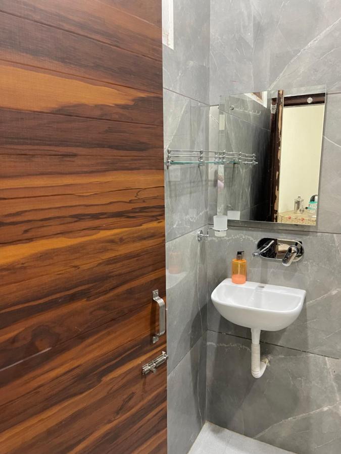Homestay Comforts 500M From Amritsar Airport Kültér fotó
